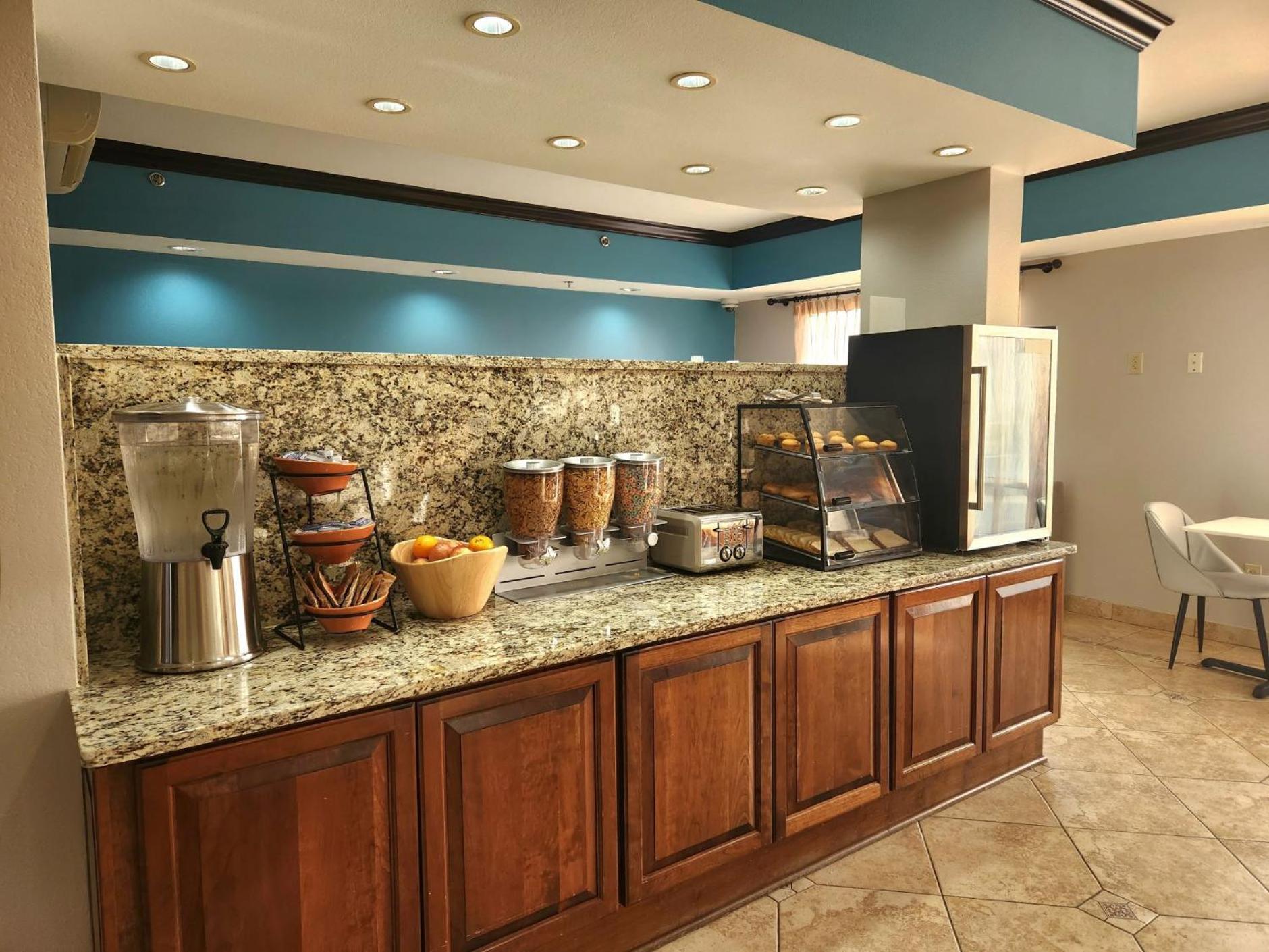 Days Inn By Wyndham Baton Rouge I-10 Prairieville Bagian luar foto