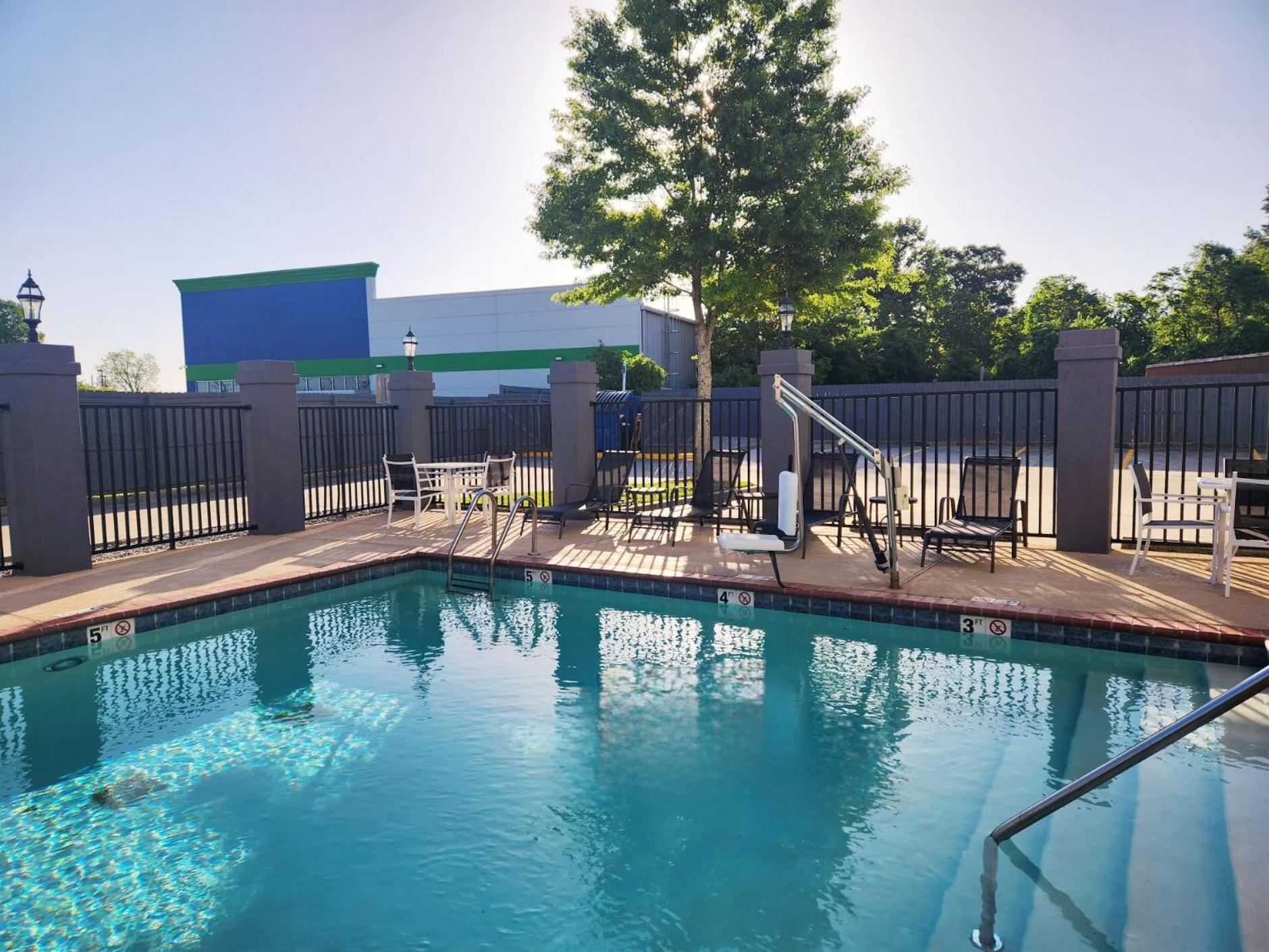 Days Inn By Wyndham Baton Rouge I-10 Prairieville Bagian luar foto
