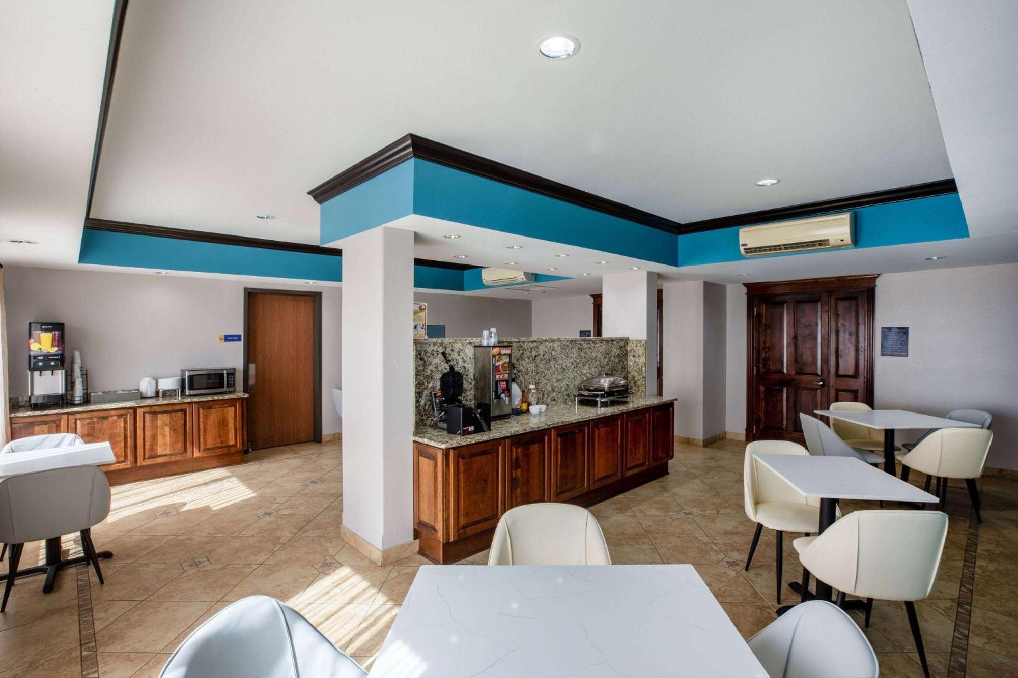 Days Inn By Wyndham Baton Rouge I-10 Prairieville Bagian luar foto