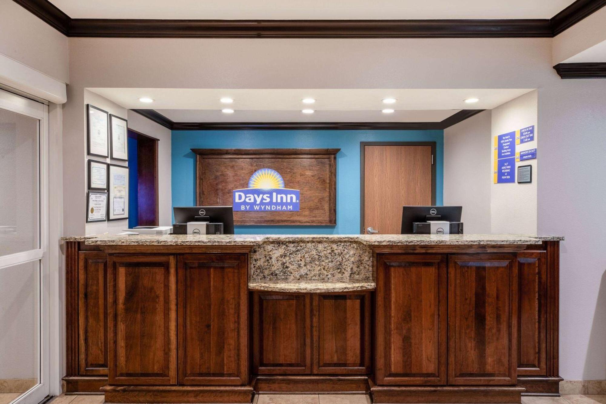 Days Inn By Wyndham Baton Rouge I-10 Prairieville Bagian luar foto